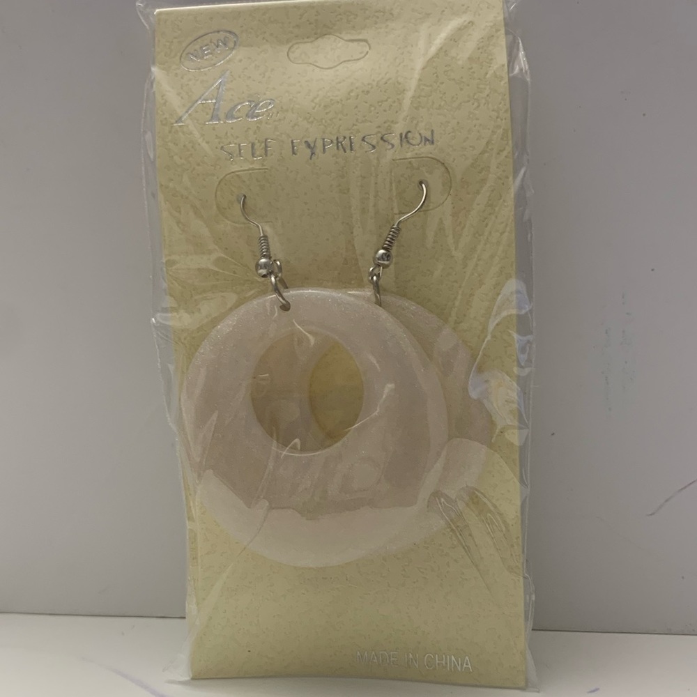 Earring - Picture 3 of 4